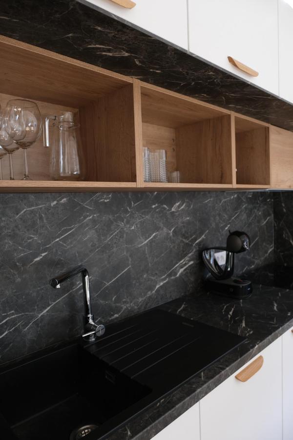Apartments Emona Free Parking & Gym 류블랴나 외부 사진